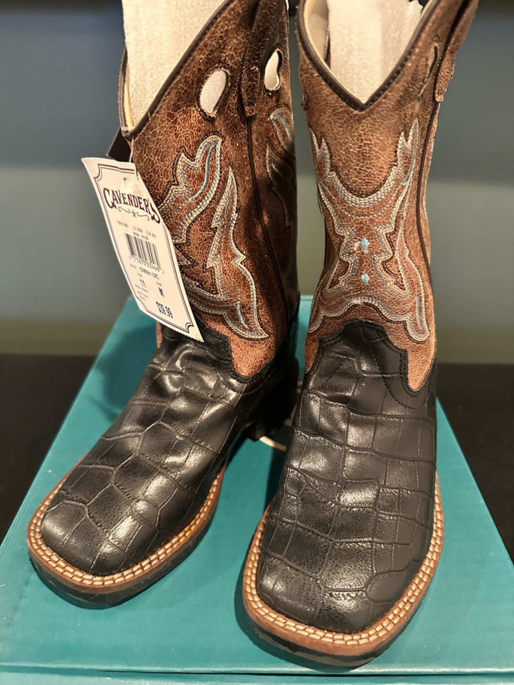 Ariat boy’s brown & black western cowboy boots, size 11